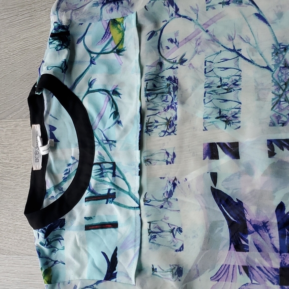 BCBG Sheer Patterned Blouse With Cut Out Details - Picture 2 of 5